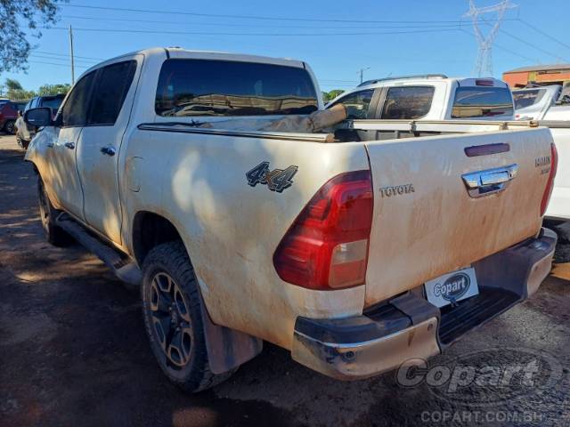 2024 TOYOTA HILUX CD 