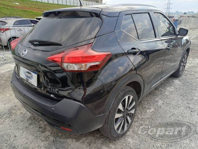 2017 NISSAN KICKS 