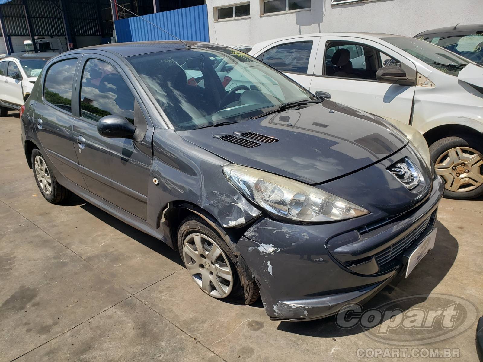 Peugeot 207 XR 1.4 2013 Médio Dano Frontal
