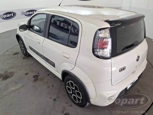 2015 FIAT UNO 