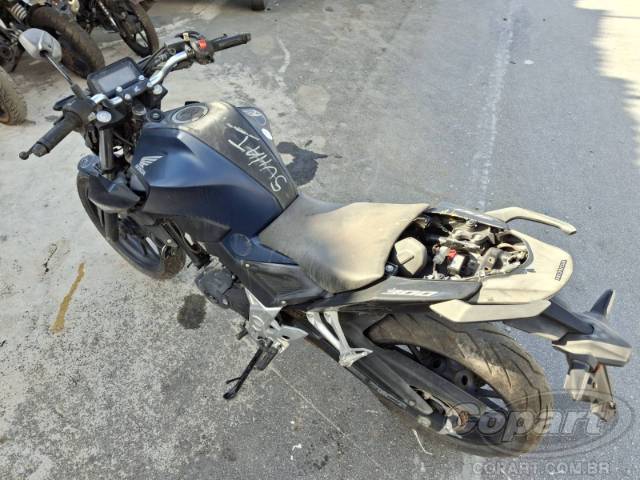 2025 HONDA CB 300F 