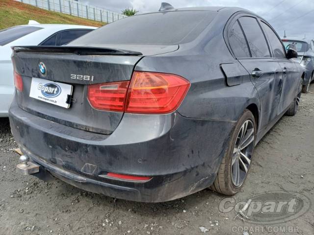 2013 BMW SERIE 3 