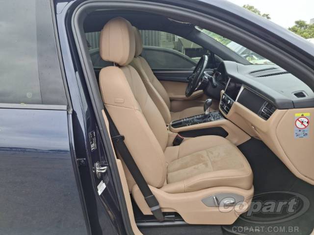2021 PORSCHE MACAN 