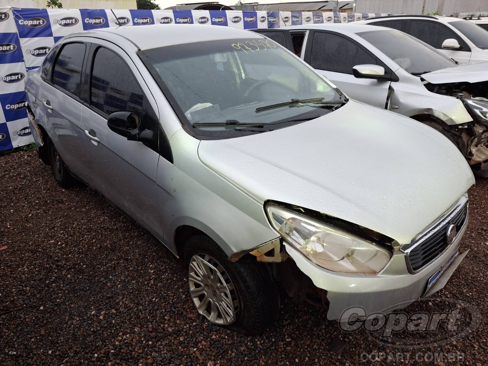 Veículo Fiat Grand Siena Fiat Grand Siena Attractive 1.0 Evo 2019 Médio Dano 2019 em leilão