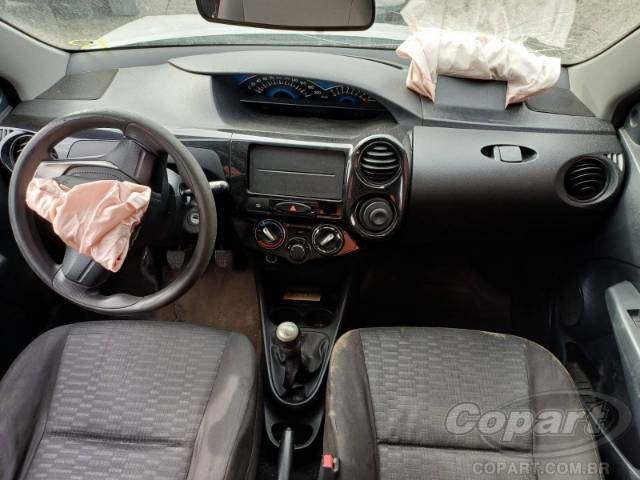 2015 TOYOTA ETIOS SEDA 