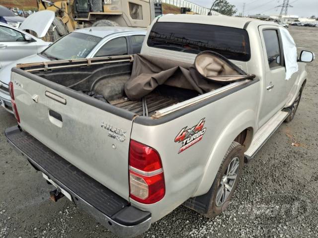 2013 TOYOTA HILUX CD 