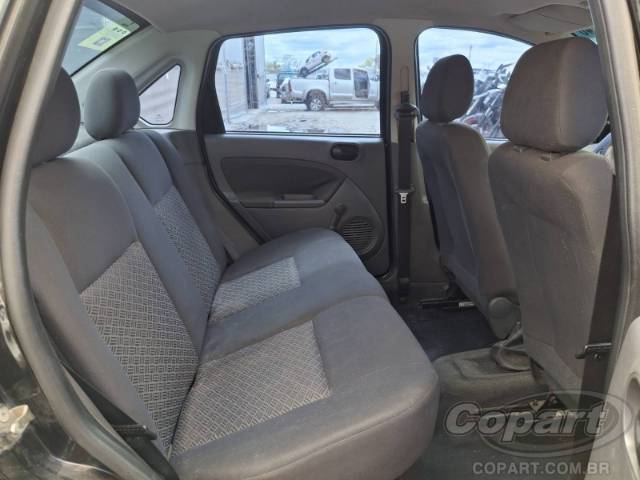2006 FORD FIESTA SEDAN 