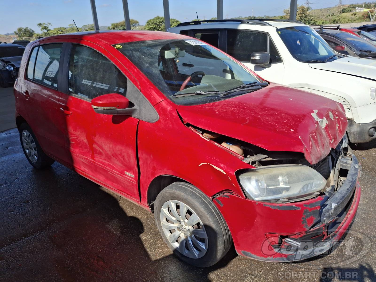 Veículo VW - VolksWagen Fox Volkswagen Fox 1.0 Total Flex 2014 Recuperável 2014 em leilão