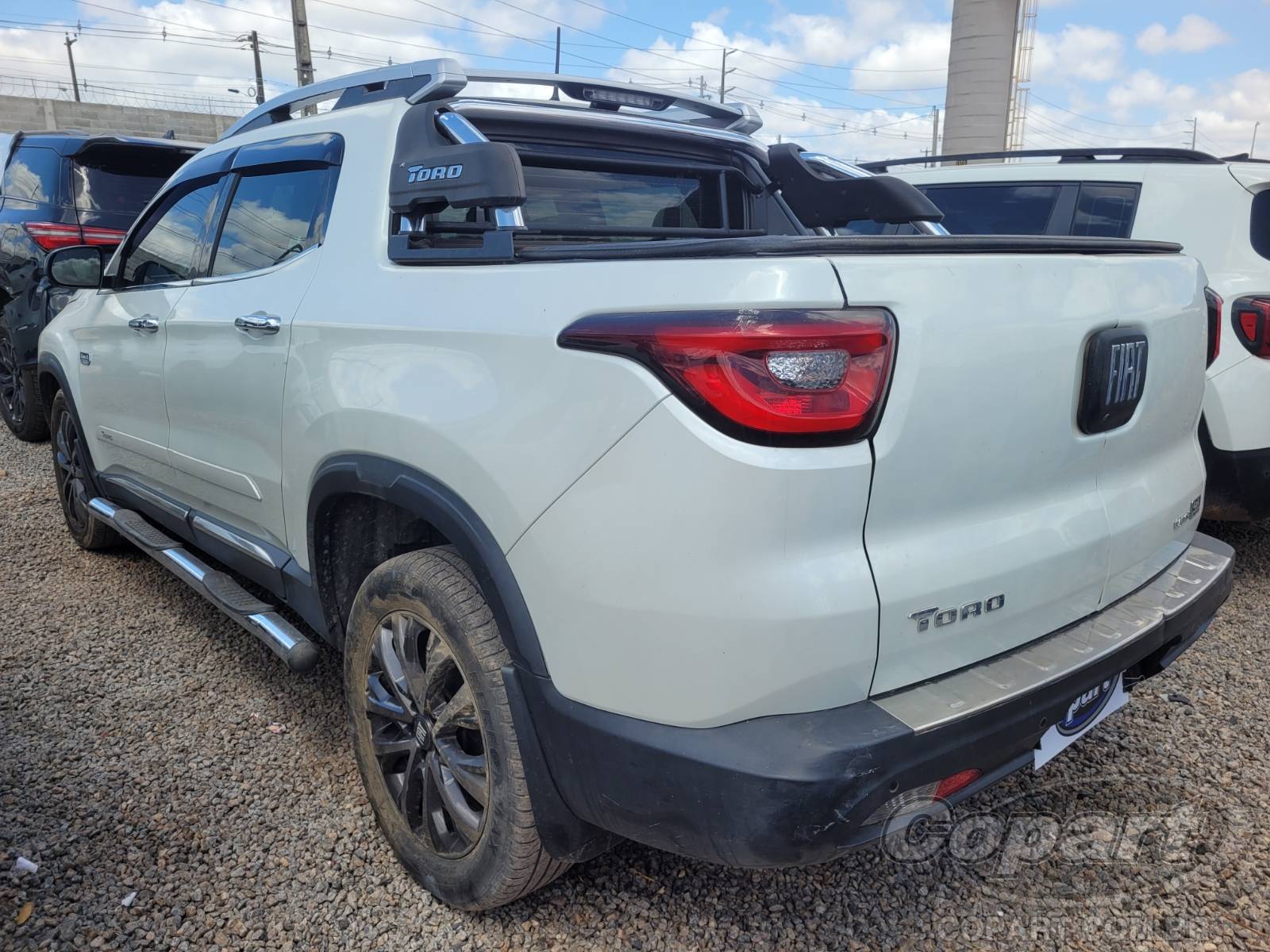 Foto 3: 2023 FIAT TORO