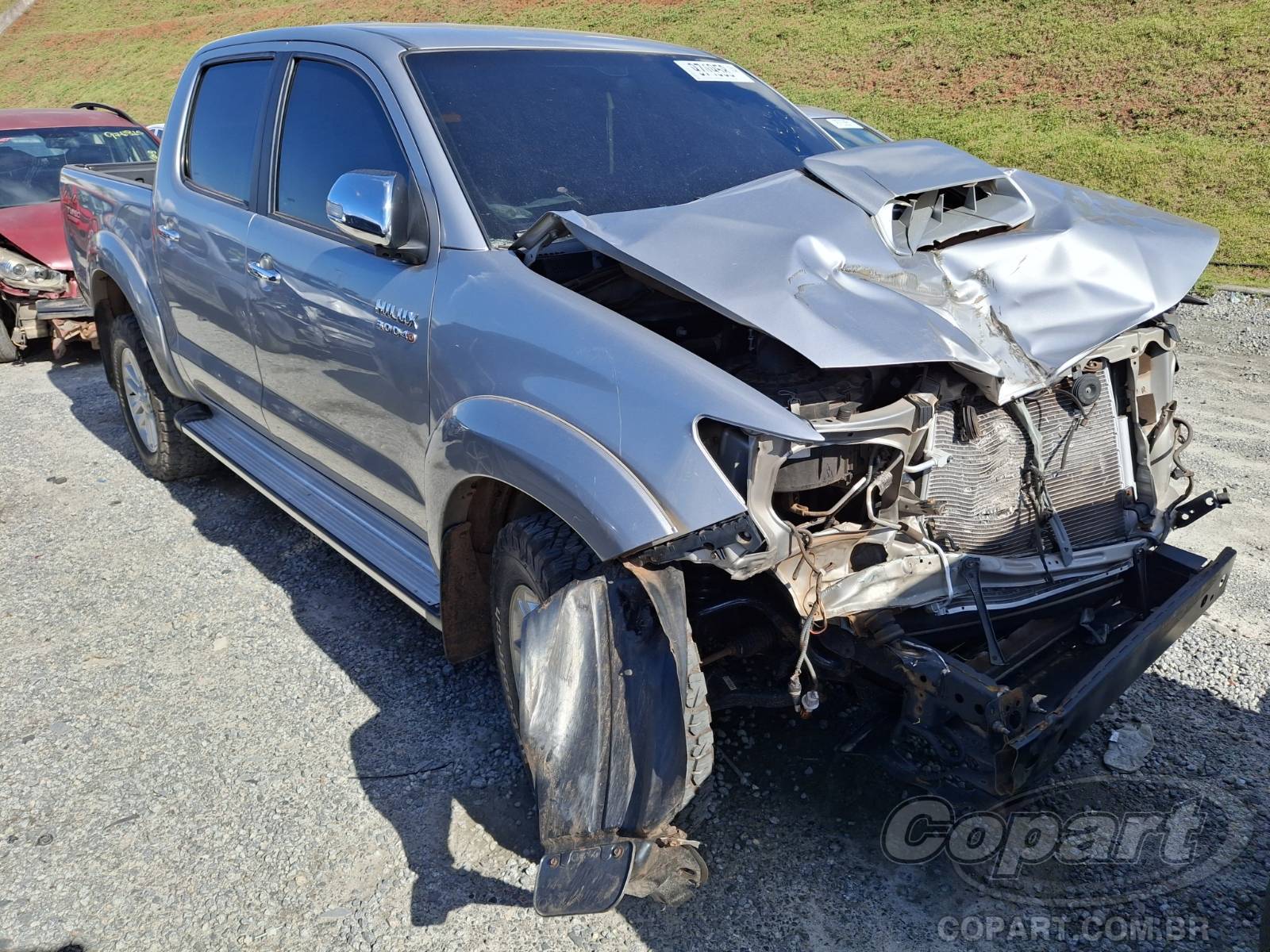 Veículo Toyota Hilux Toyota Hilux CD SRV 3.0 D-4D Turbo 2015 Médio Dano Frontal 2015 em leilão