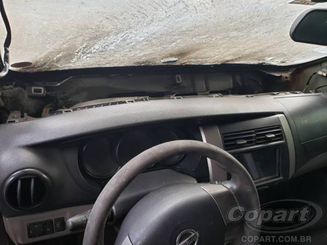 2010 NISSAN LIVINA 