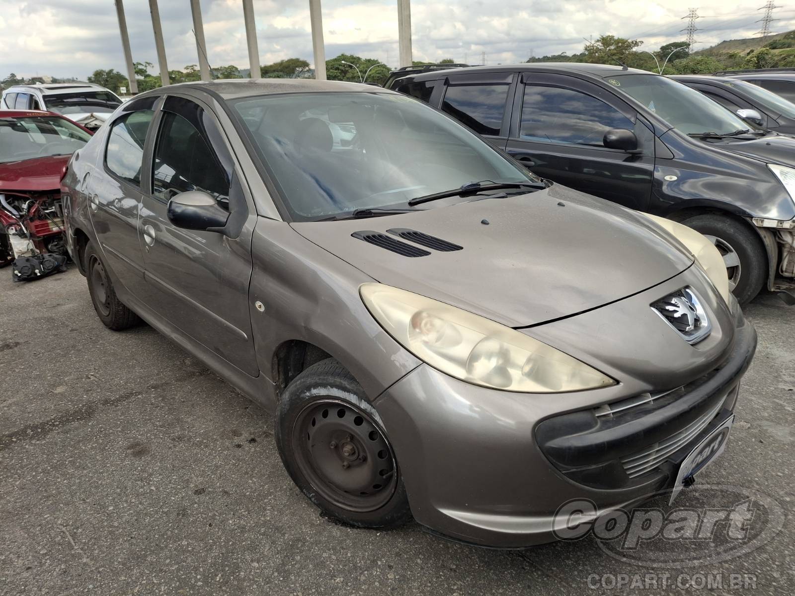 Veículo Peugeot 207 Peugeot 207 Passion XR 1.4 2010/2011 Colisão 2011 em leilão