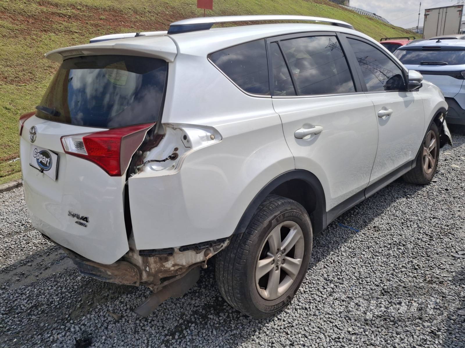 2014 TOYOTA RAV4 — foto 4 de 14