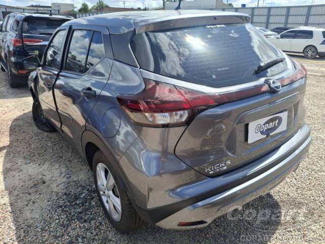 2025 NISSAN Kicks Play 
