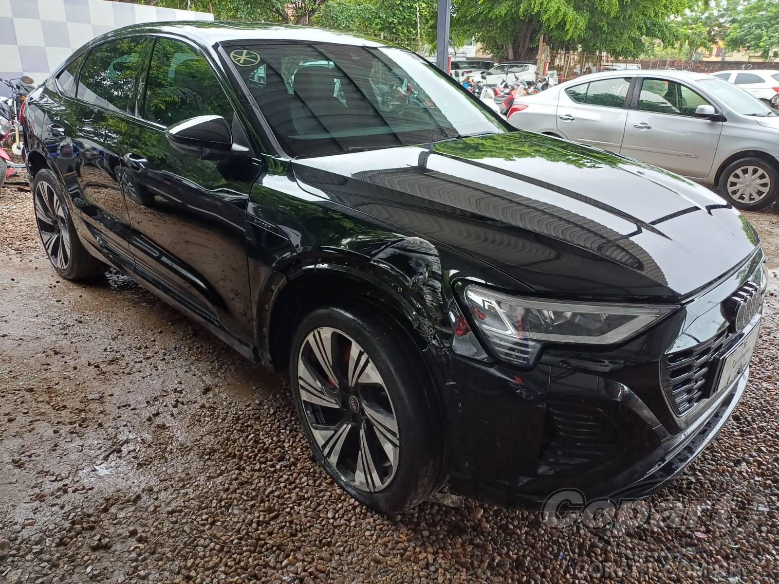 Veículo Audi Q8 Audi Q8 Sportback e-tron 2024 Pequena Monta 2024 em leilão