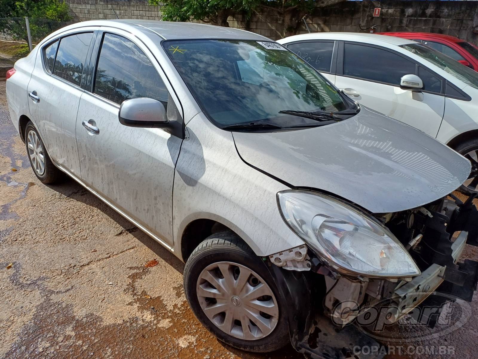 Veículo Nissan Versa Nissan Versa SV 1.6 16V 2014 Pequena Monta 2014 em leilão