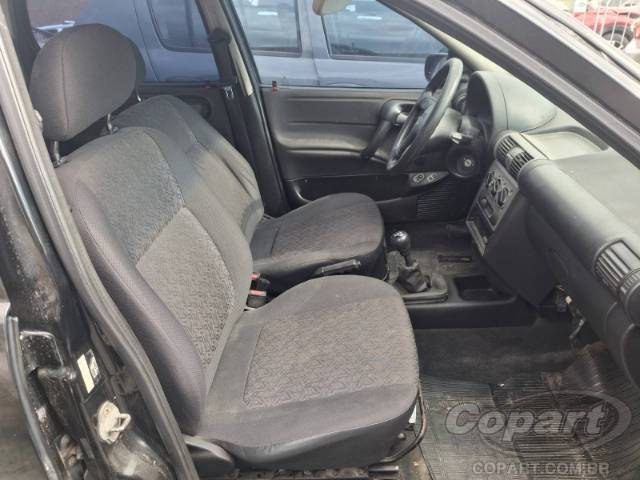 2005 CHEVROLET CLASSIC 