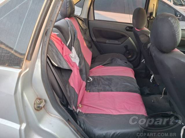 2006 FORD FIESTA SEDAN 