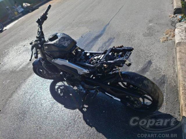 2025 BAJAJ DOMINAR 