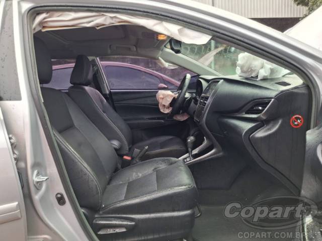 2023 TOYOTA YARIS SEDA 