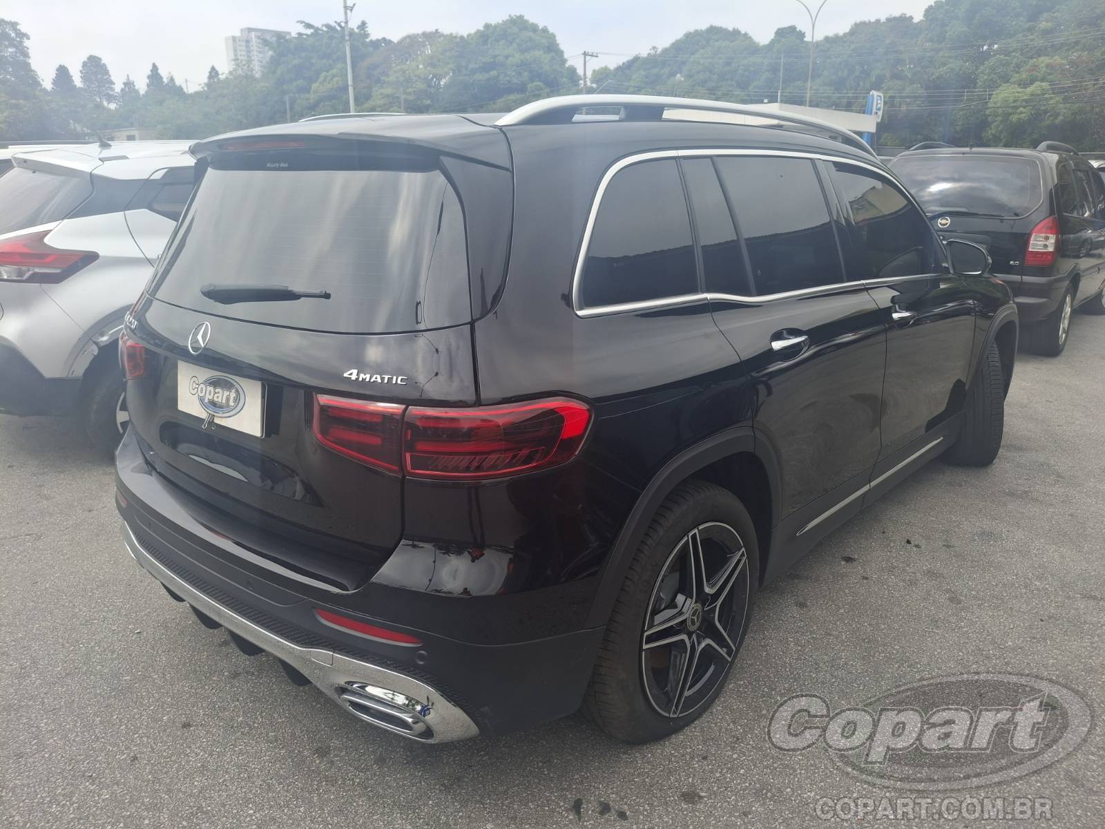 2025 MERCEDES BENZ GLB — foto 4 de 10
