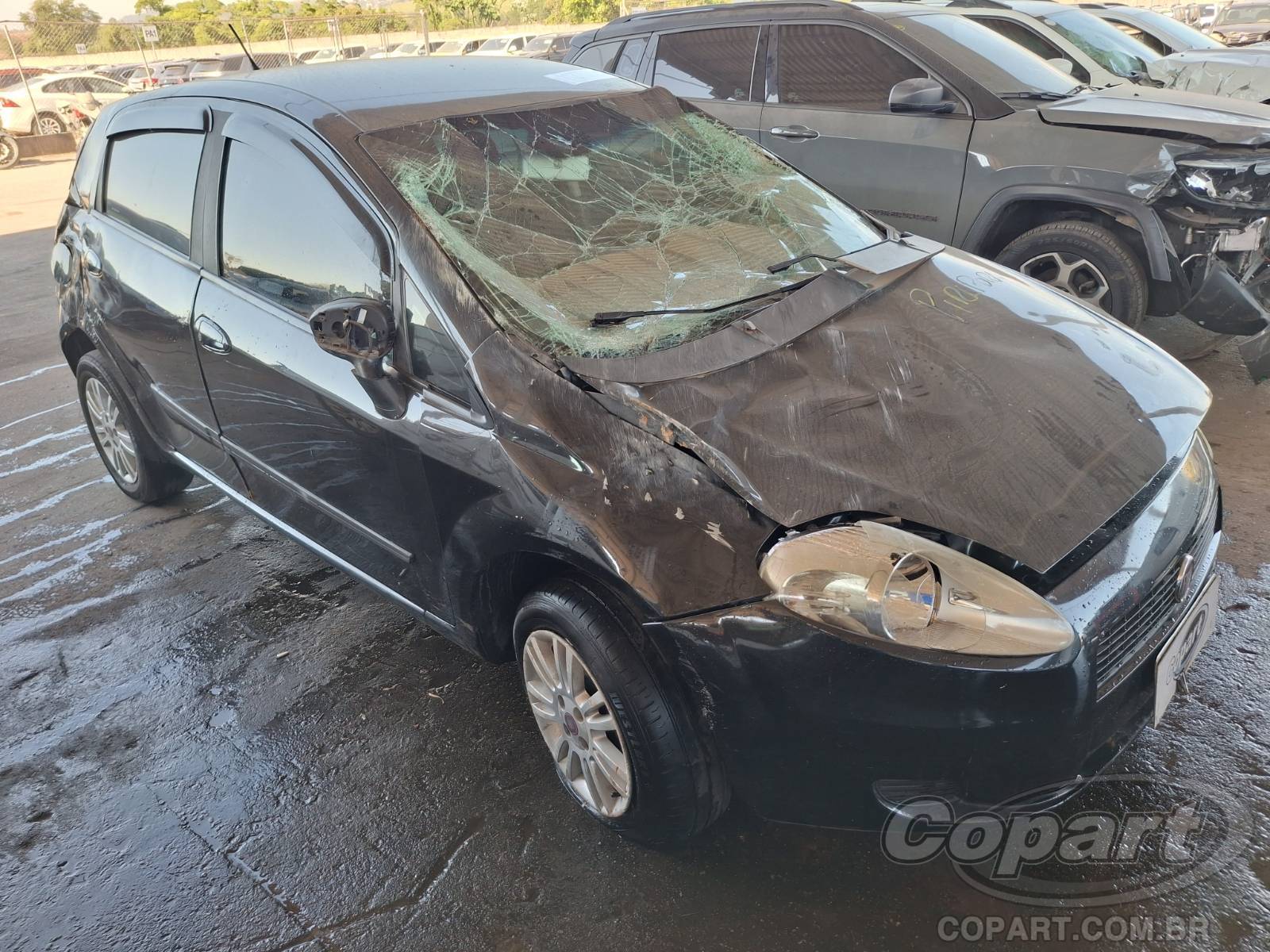 Fiat Punto 2011 em leilão