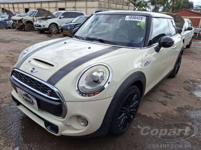 2017 MINI COOPER 