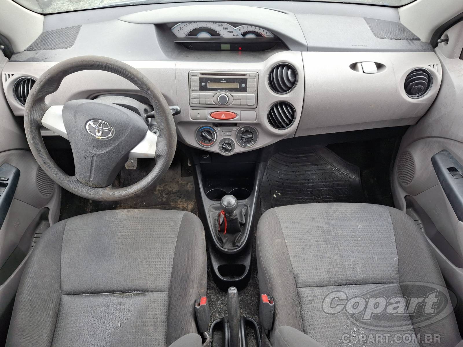 Foto 9 de 12: 2013 TOYOTA ETIOS