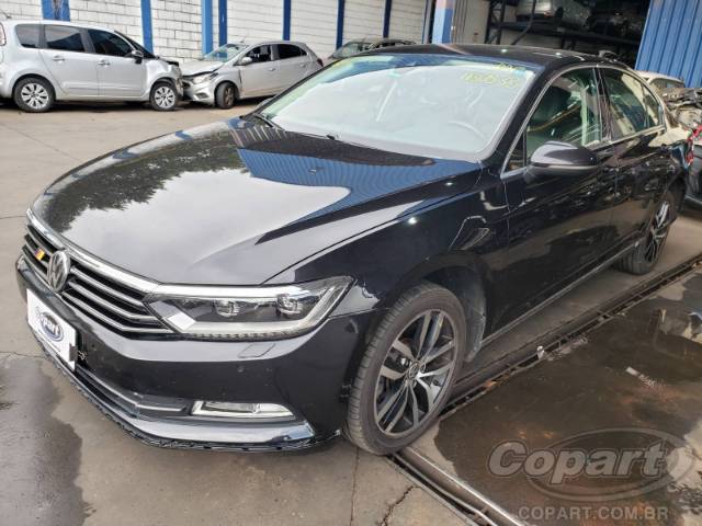 2018 VOLKSWAGEN PASSAT 