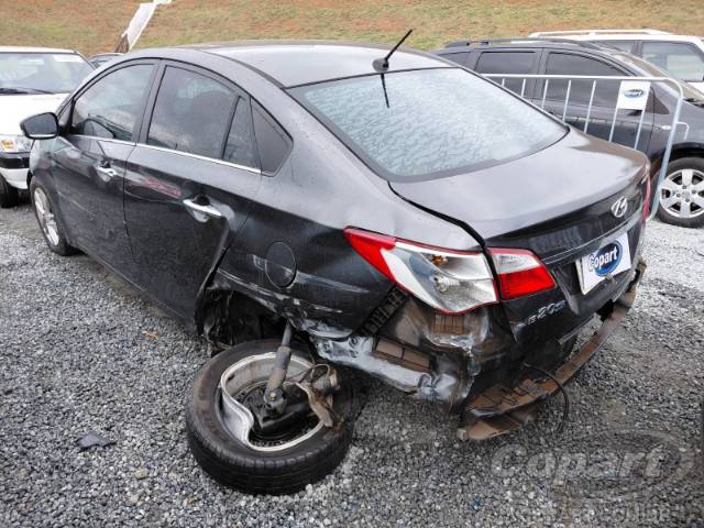 2014 HYUNDAI HB20S 