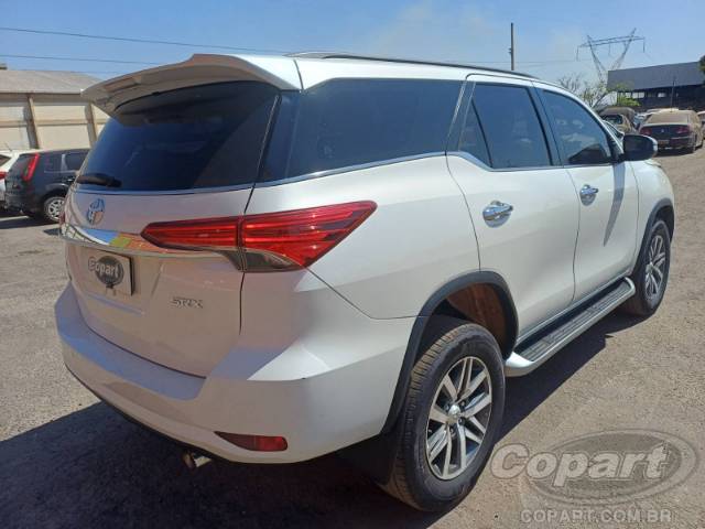 2017 TOYOTA HILUX SW4 