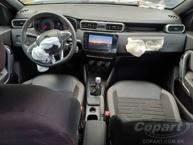 2025 RENAULT DUSTER 
