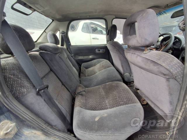 2000 CHEVROLET CORSA SEDAN 