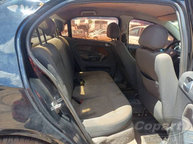 2011 VOLKSWAGEN VOYAGE 