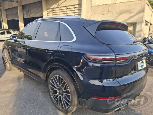 2022 PORSCHE CAYENNE 