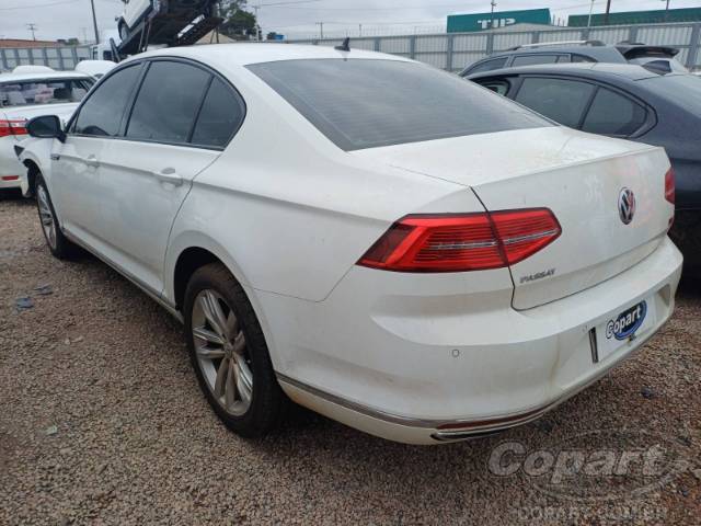 2018 VOLKSWAGEN PASSAT 