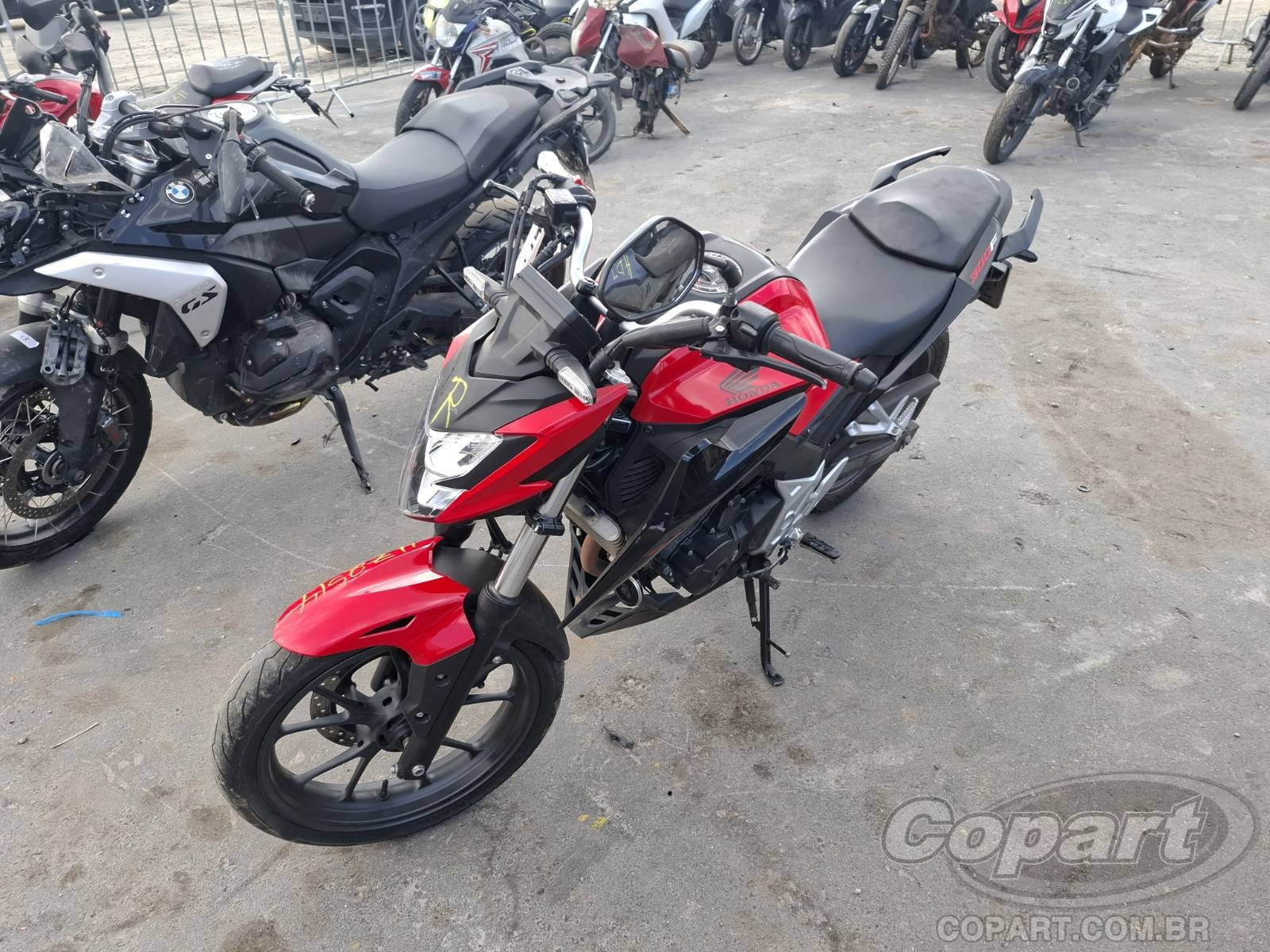 Foto 2: 2024 HONDA CB 300F