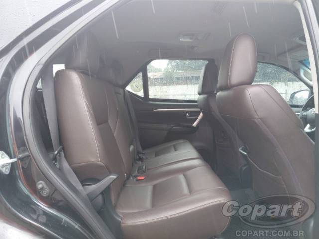 2017 TOYOTA HILUX SW4 