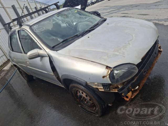 2002 CHEVROLET CORSA SEDAN 