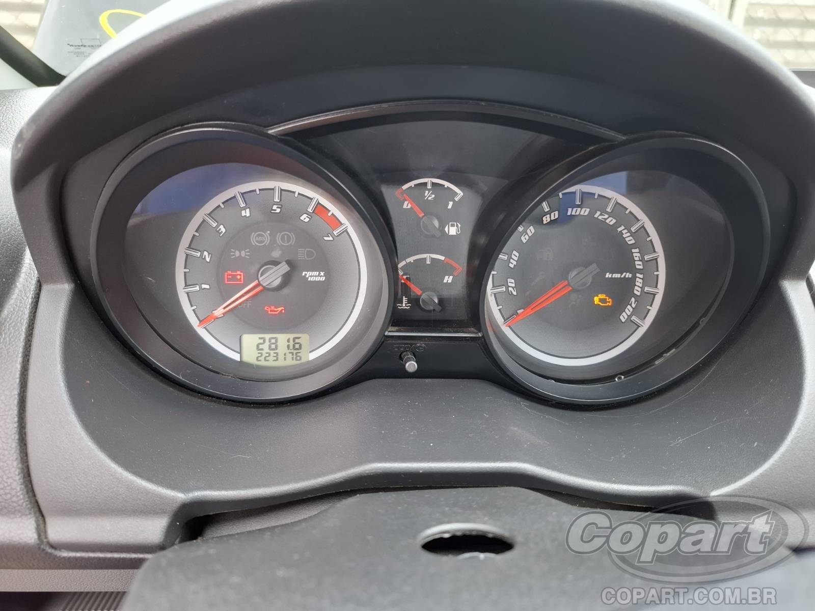 Foto 8 de 10: 2014 FORD FIESTA