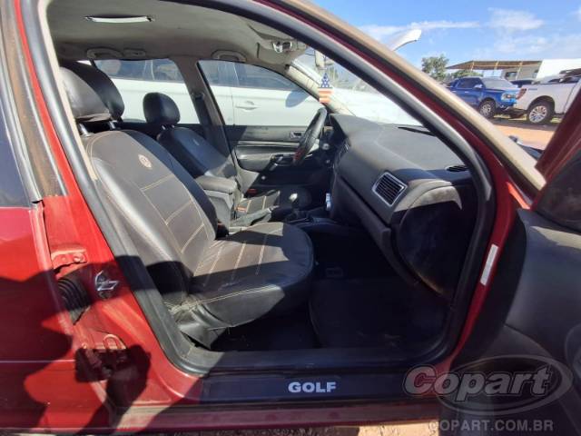 2001 VOLKSWAGEN GOLF 