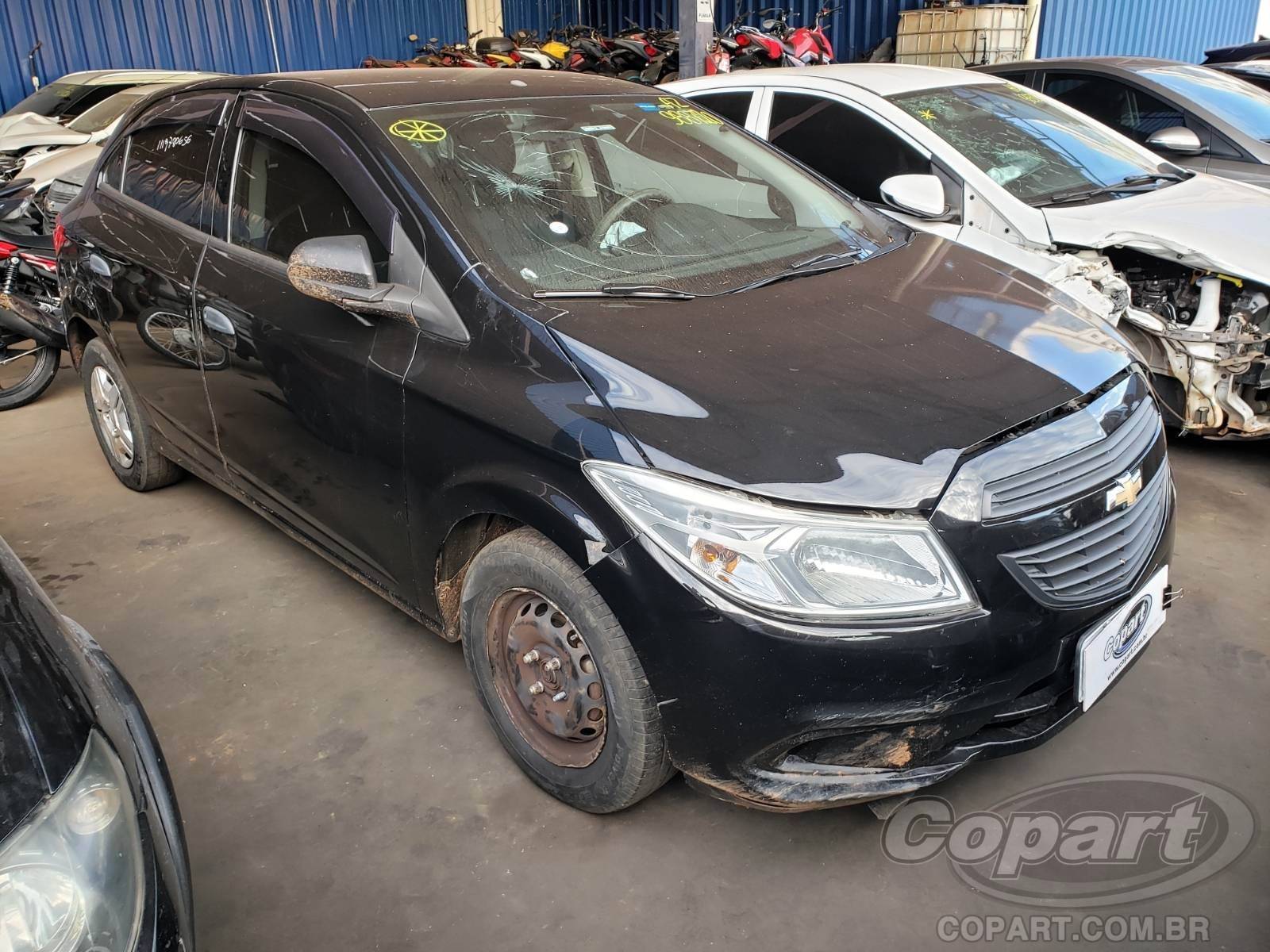 Chevrolet Onix Joy 1.0 Eco 2017 Colisão Média Monta