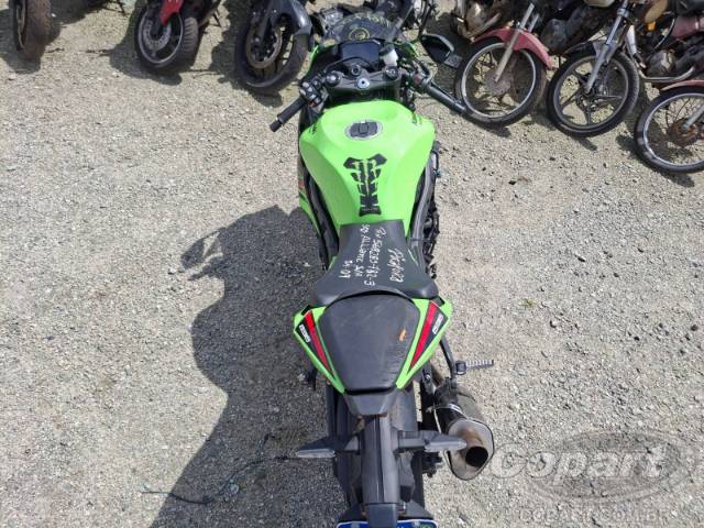 2025 KAWASAKI NINJA ZX-6R 