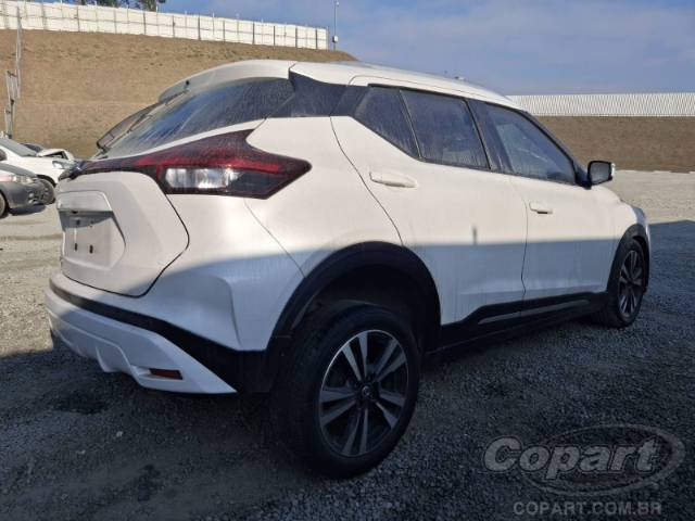 2022 NISSAN KICKS 