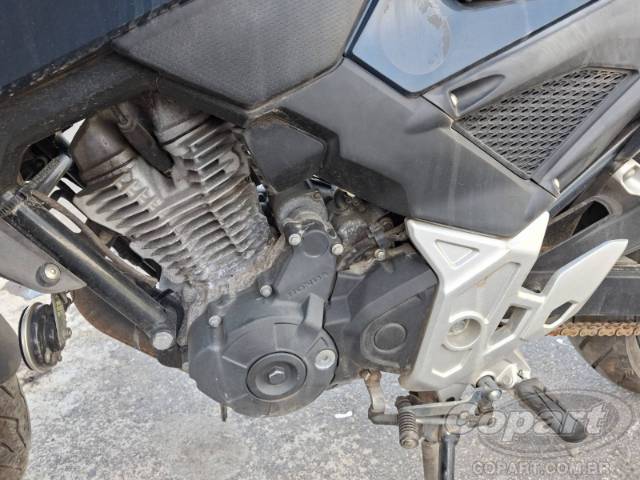 2025 HONDA CB 300F 