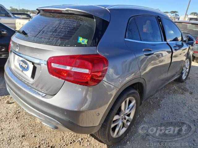2015 MERCEDES BENZ GLA 
