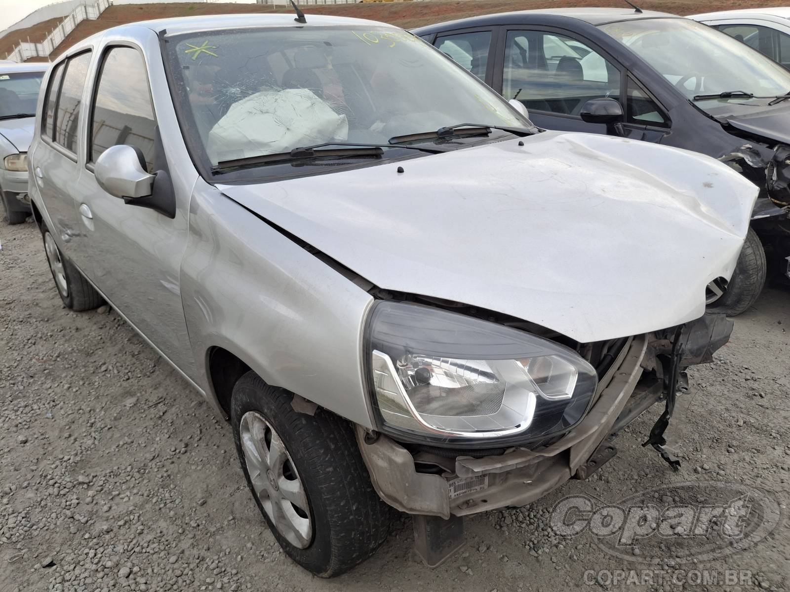 Veículo Renault Clio RENAULT CLIO Autentique 1.0 16V Hi-Power 2016 2016 em leilão