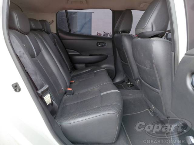2022 NISSAN LEAF 
