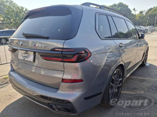 2025 BMW X7 