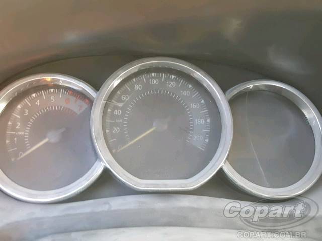 Foto 8 de 10: 2014 RENAULT LOGAN